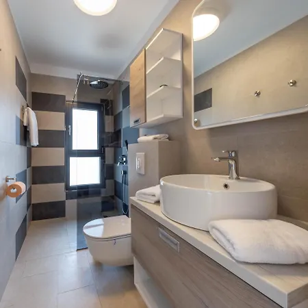 Grey House Apartment Bol Exterior photo