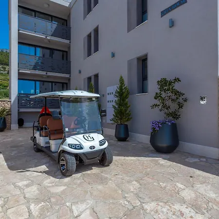Grey House Apartment Bol Exterior photo